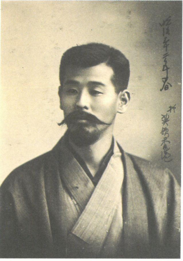 1-15、照片：1899年的梅屋莊吉留影.jpg