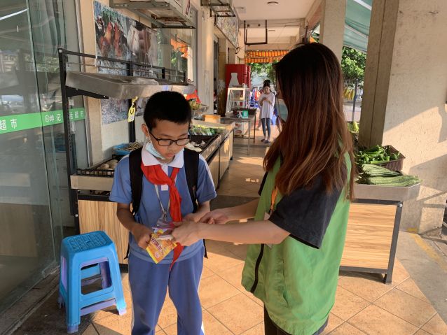 三鄉(xiāng)鎮(zhèn)開(kāi)展“守護(hù)校園安全，護(hù)學(xué)禁毒兩不誤”宣傳活動(dòng)三鄉(xiāng)鎮(zhèn)開(kāi)展“守護(hù)校園安全，護(hù)學(xué)禁毒兩不誤”宣傳活動(dòng)