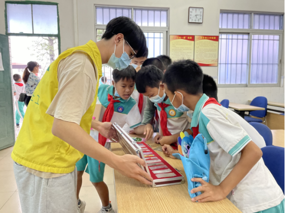 阜沙鎮(zhèn)禁毒信息〔2022〕第254期--【禁毒攻堅】“無毒青春，健康校園”—阜沙鎮(zhèn)開展禁毒宣傳進校園