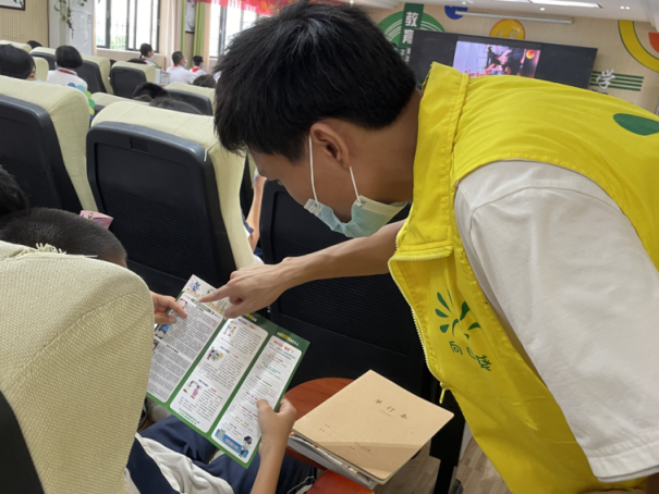 阜沙鎮(zhèn)禁毒信息〔2022〕第260期--【禁毒攻堅(jiān)】“護(hù)航青春助成長”—阜沙羅松小學(xué)開展禁毒宣講活動